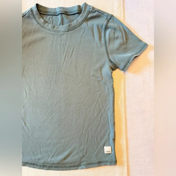 Vuori Fitted Feather Baby Tee XS - Picture 3 of 4